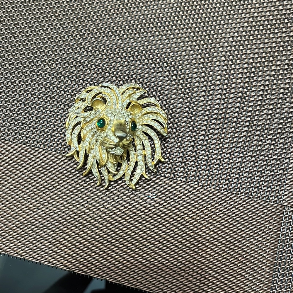 Lion Brooch